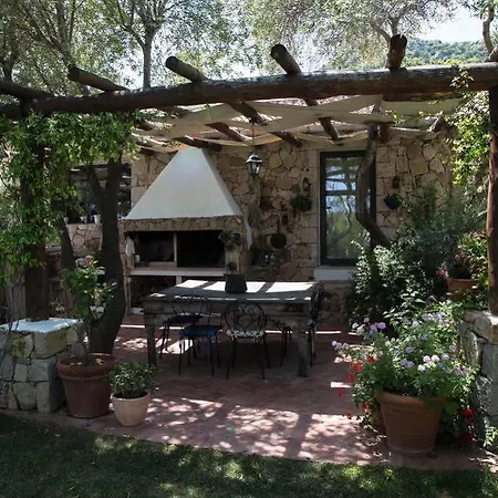 Domus De Rocas House