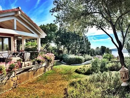 Domus De Rocas House Villa *